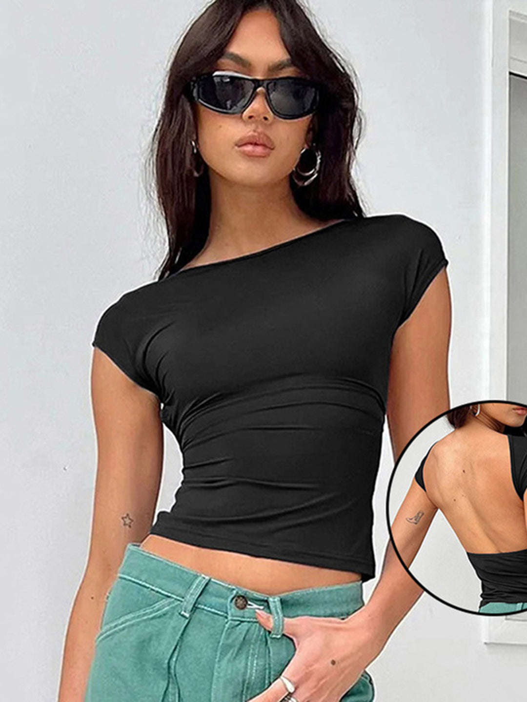 Black Cap Sleeves Fitted Crop Top