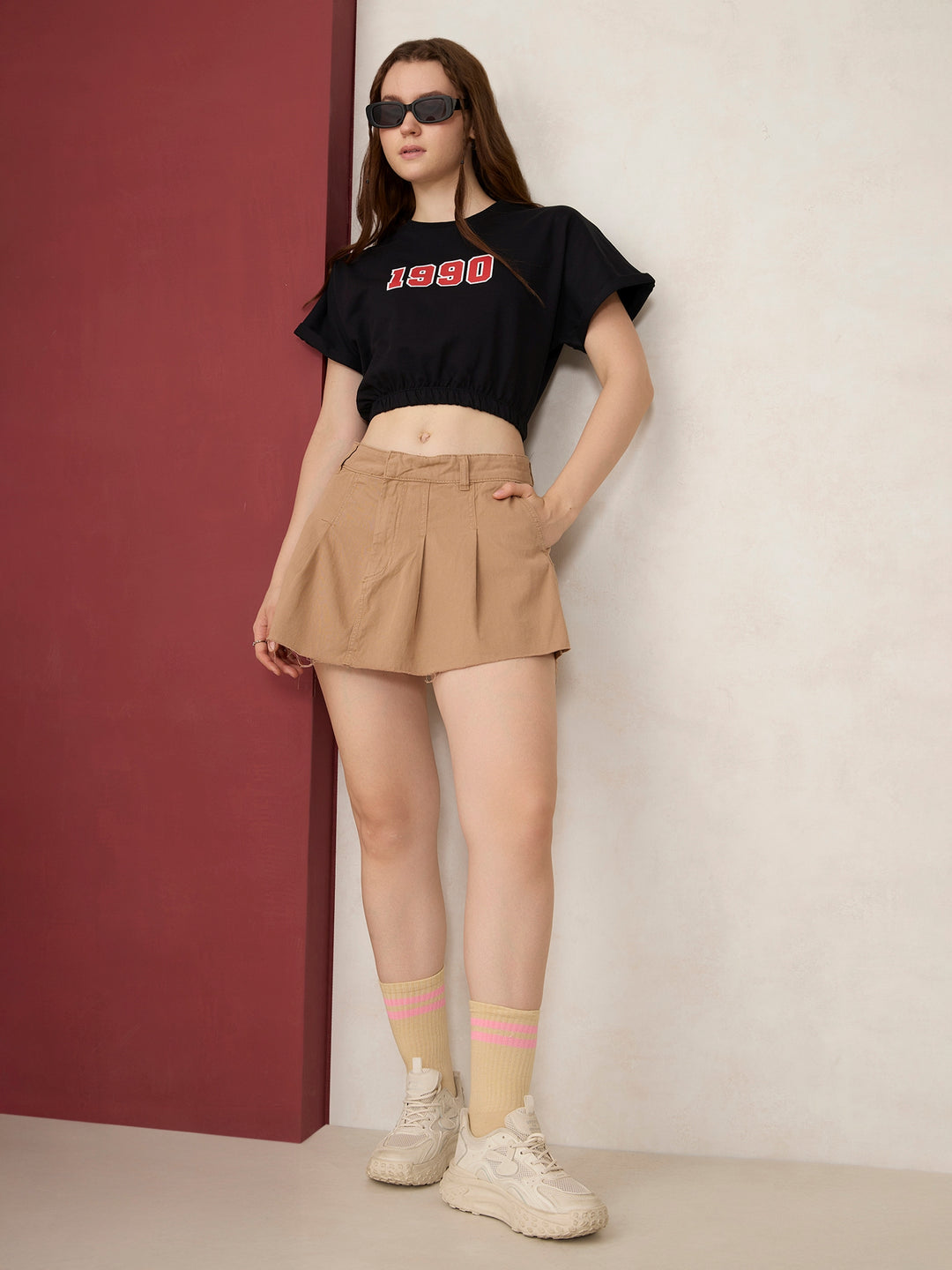 Black Boxy Cropped Elasticated Hem Sweatshirt