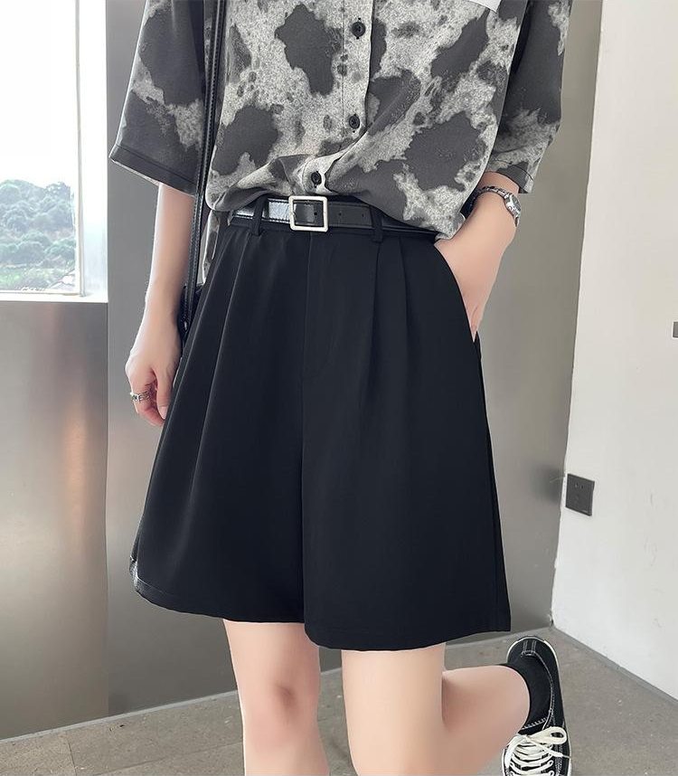 Black  Relaxed Fit Pleated Shorts