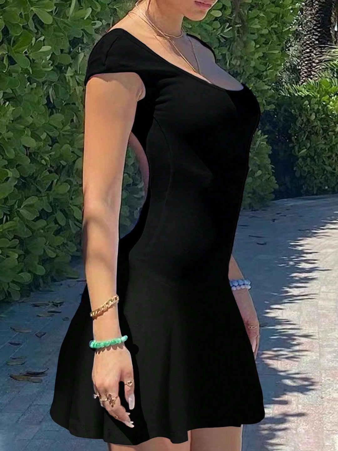 Black Round Neck Backless Dress