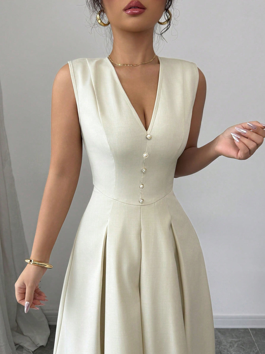Off White Sleeveless V-Neck Dress