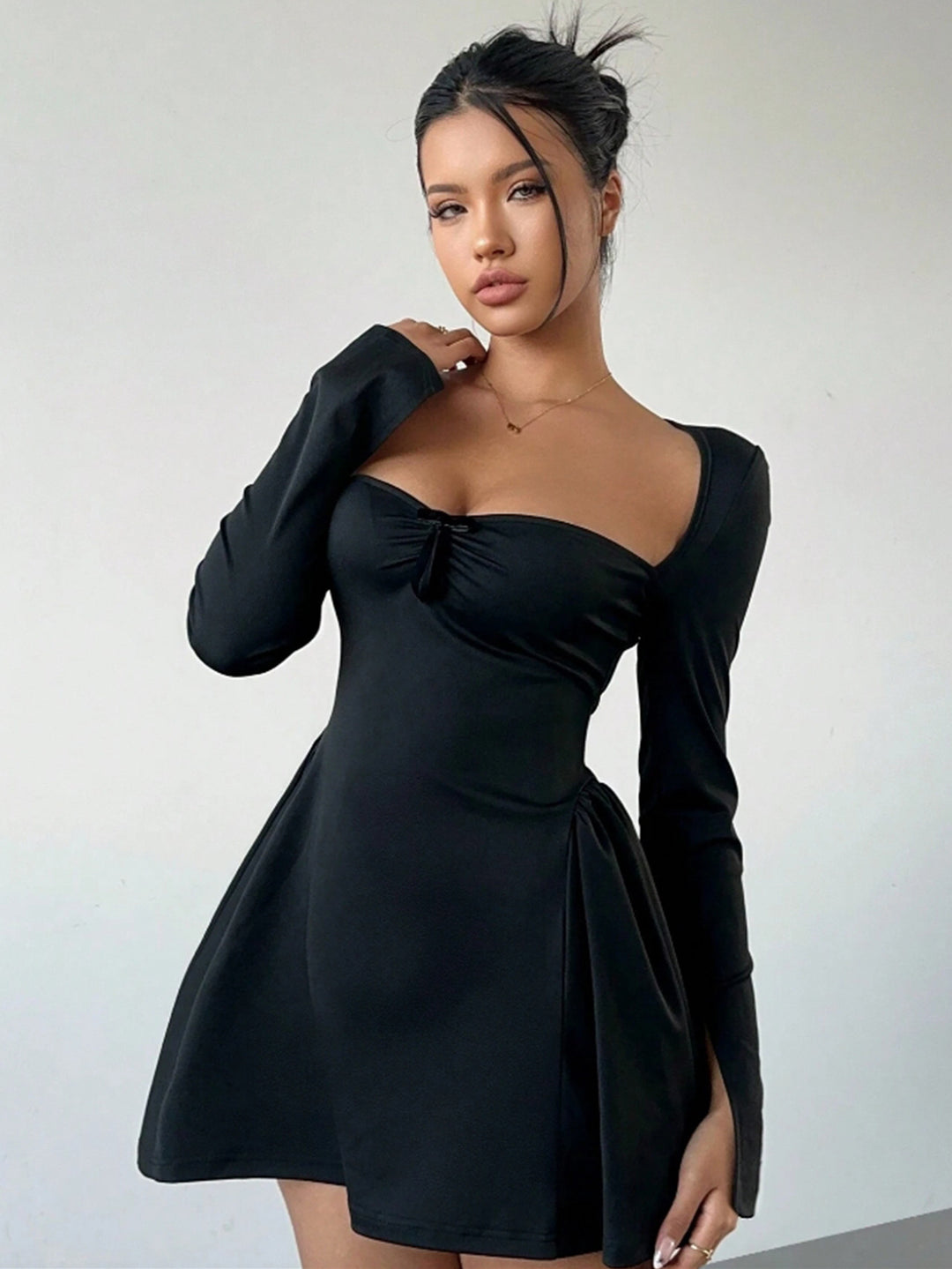 Black Sweetheart Neck Full Sleeve Dress