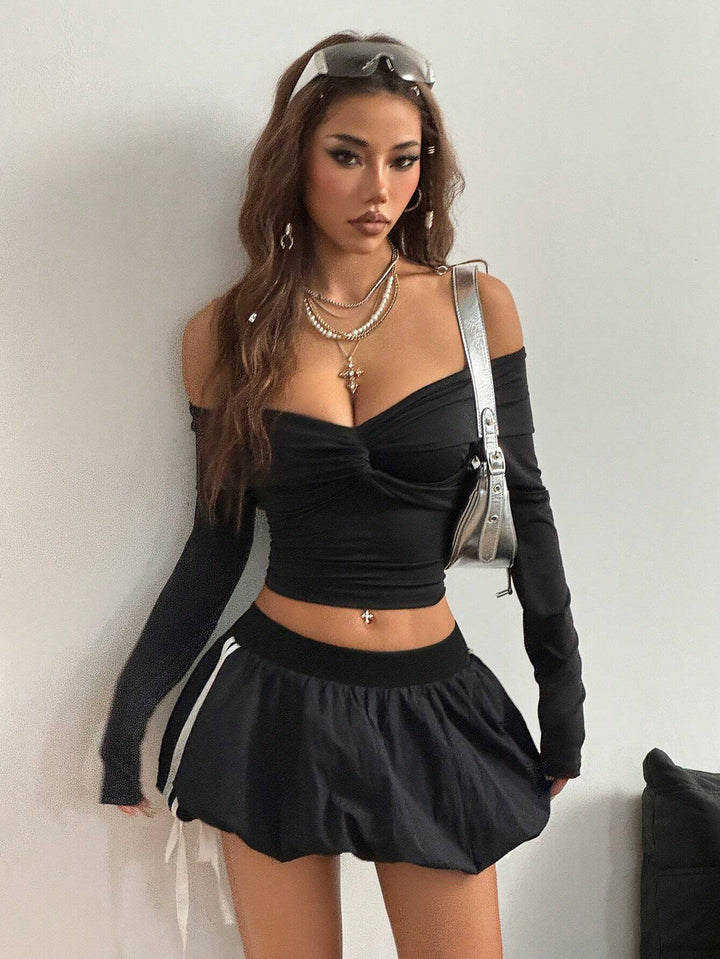 Black Short Balloon Hem Skirt