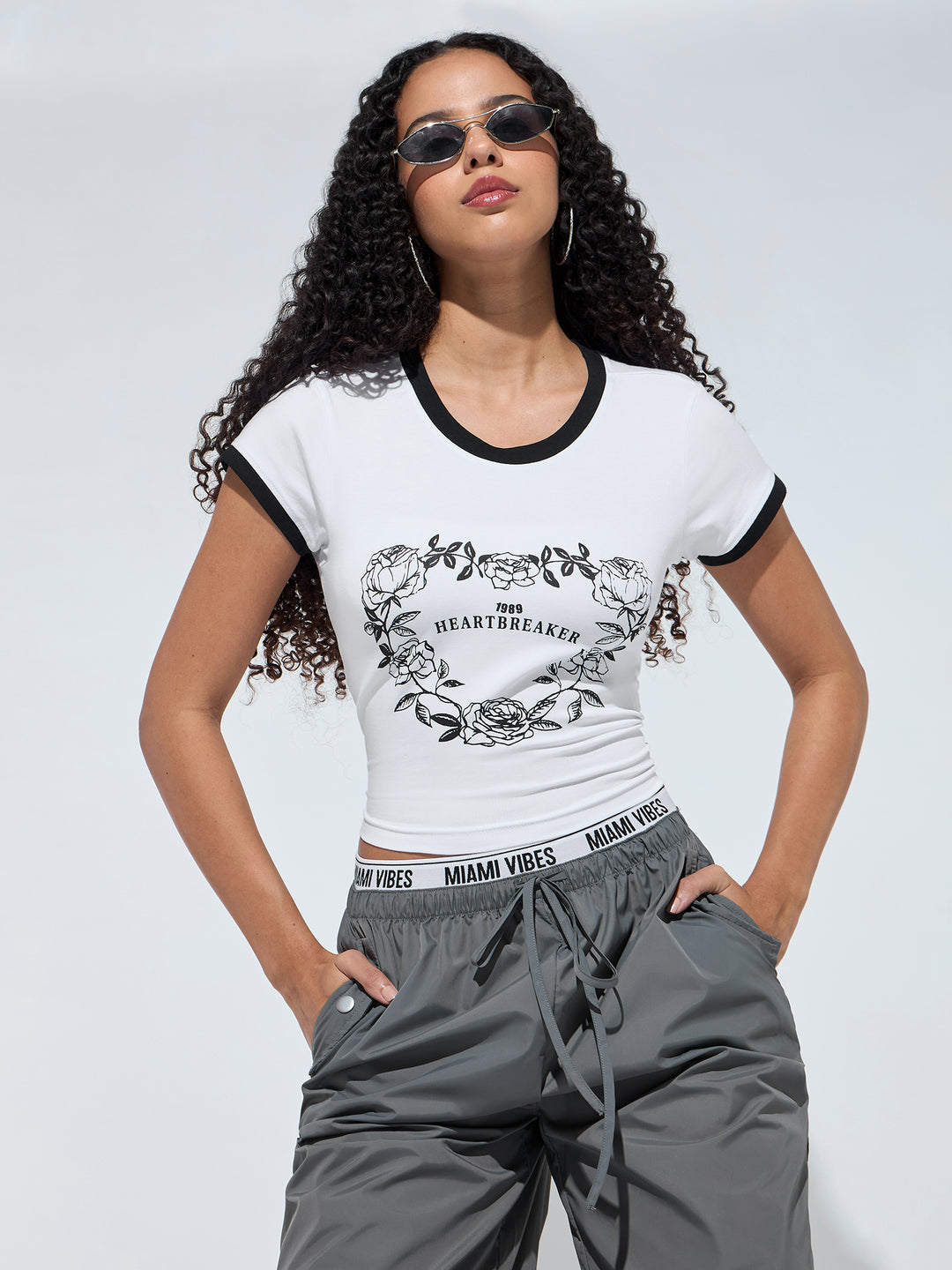 White Crew Neck Graphic Tshirt