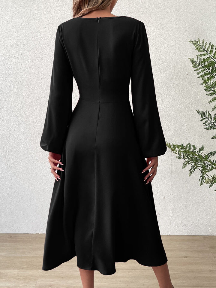 Black Full Sleeved Ruched Midi Dress
