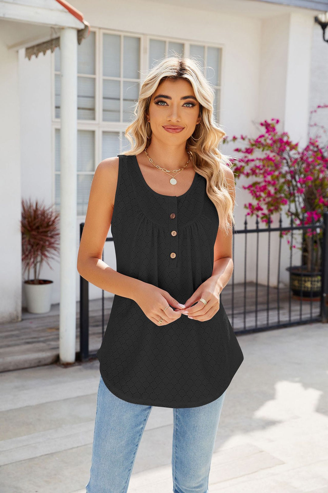 Black Sleeveless Round Neck Buttoned Top