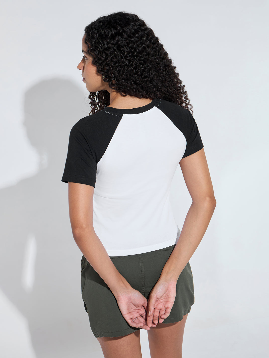White Crew Neck Graphic Tshirt