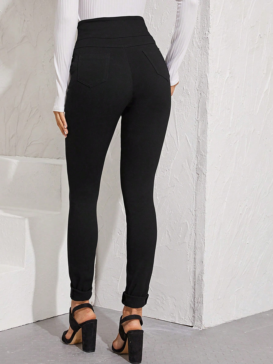 Black High Waist Buttoned Skinny Pants