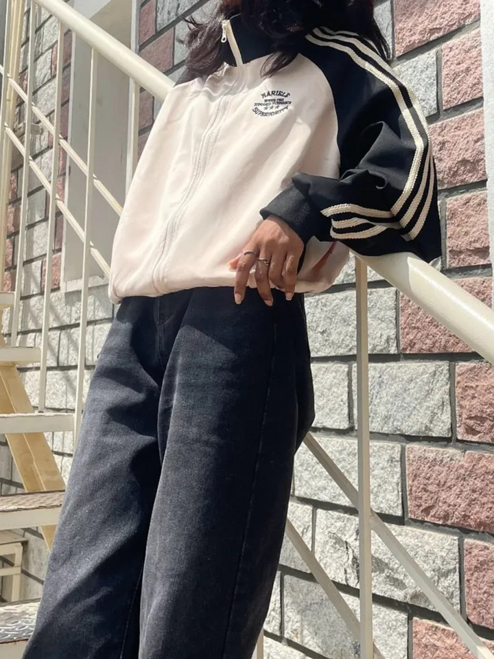 White Front Zipped Sweatshirt