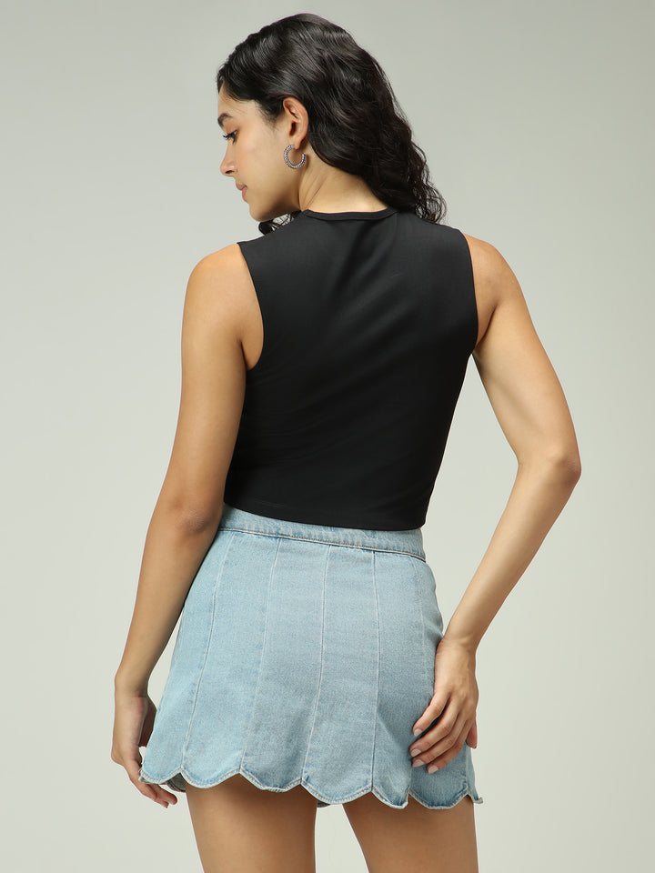 Black Solid Top With A Slit