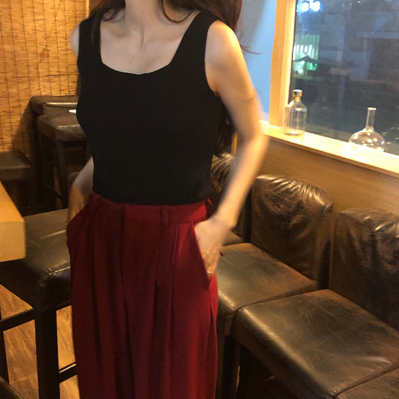 Black Sleeveless Basic Tank Top