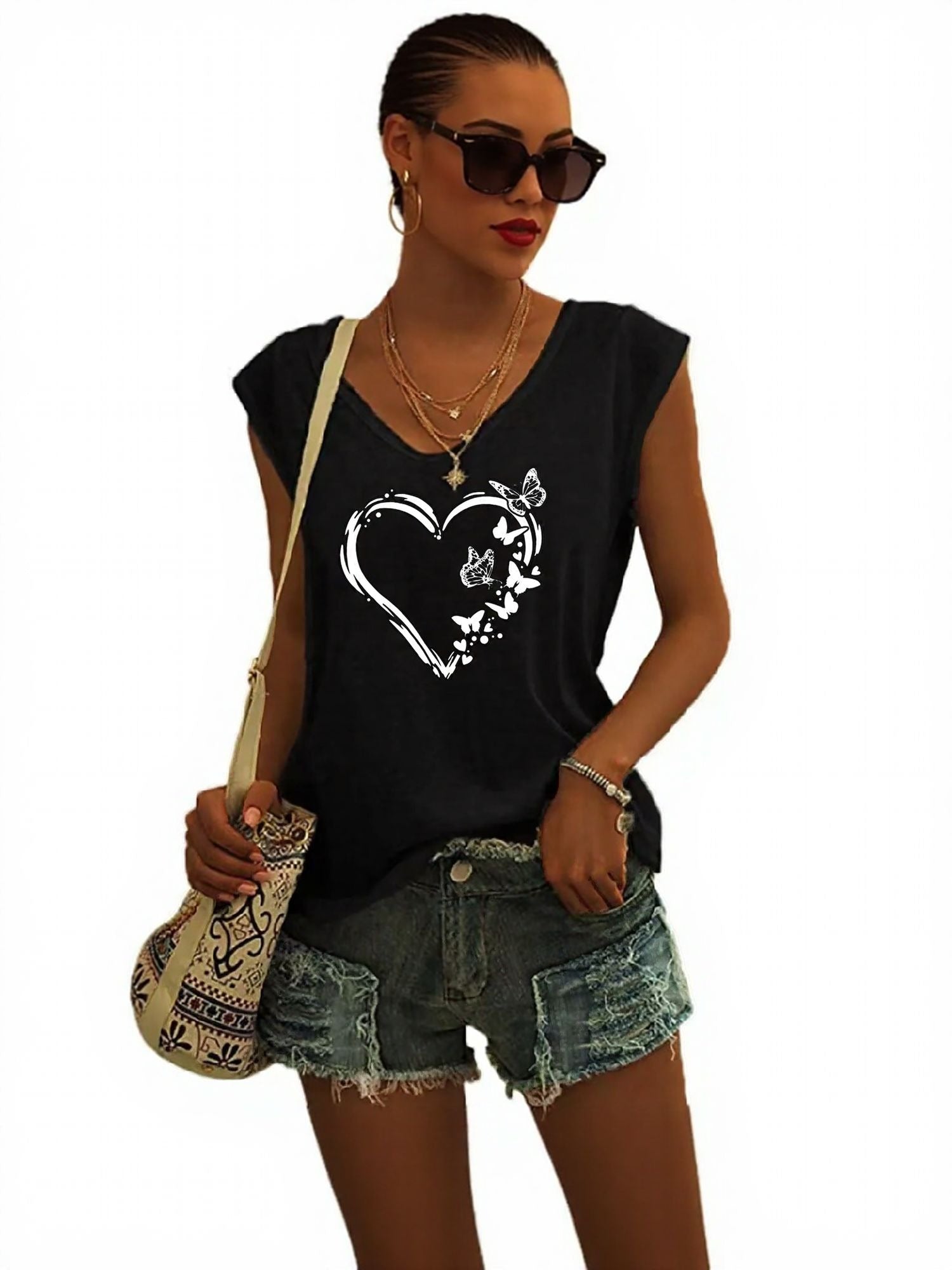 Black Heart Print Graphic Tshirt