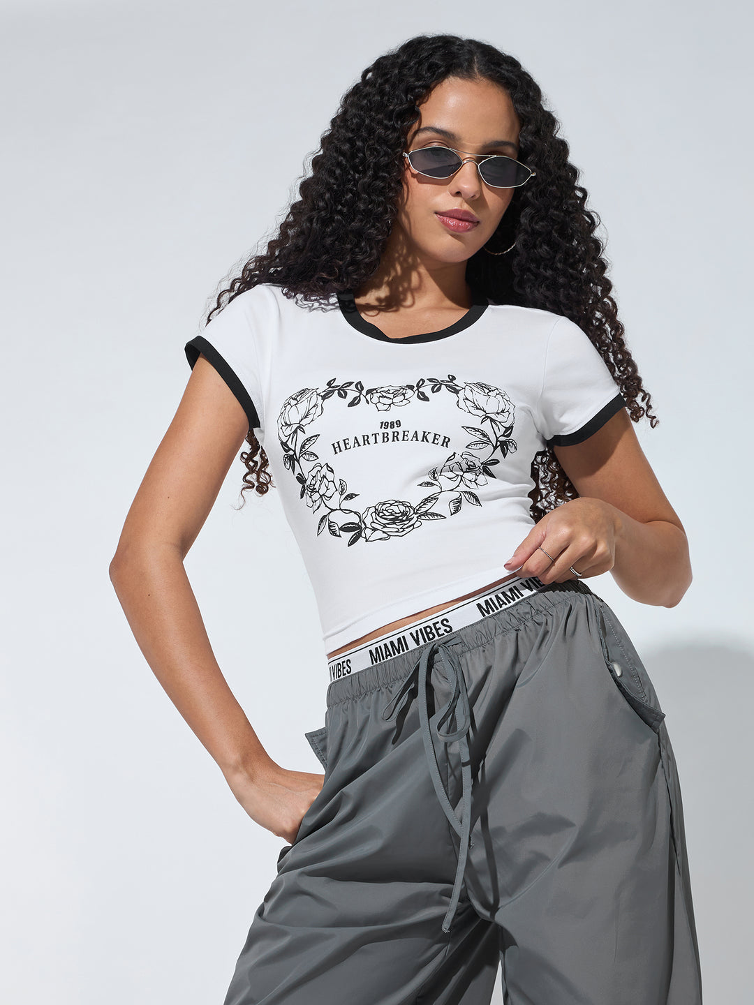 White Crew Neck Graphic Tshirt