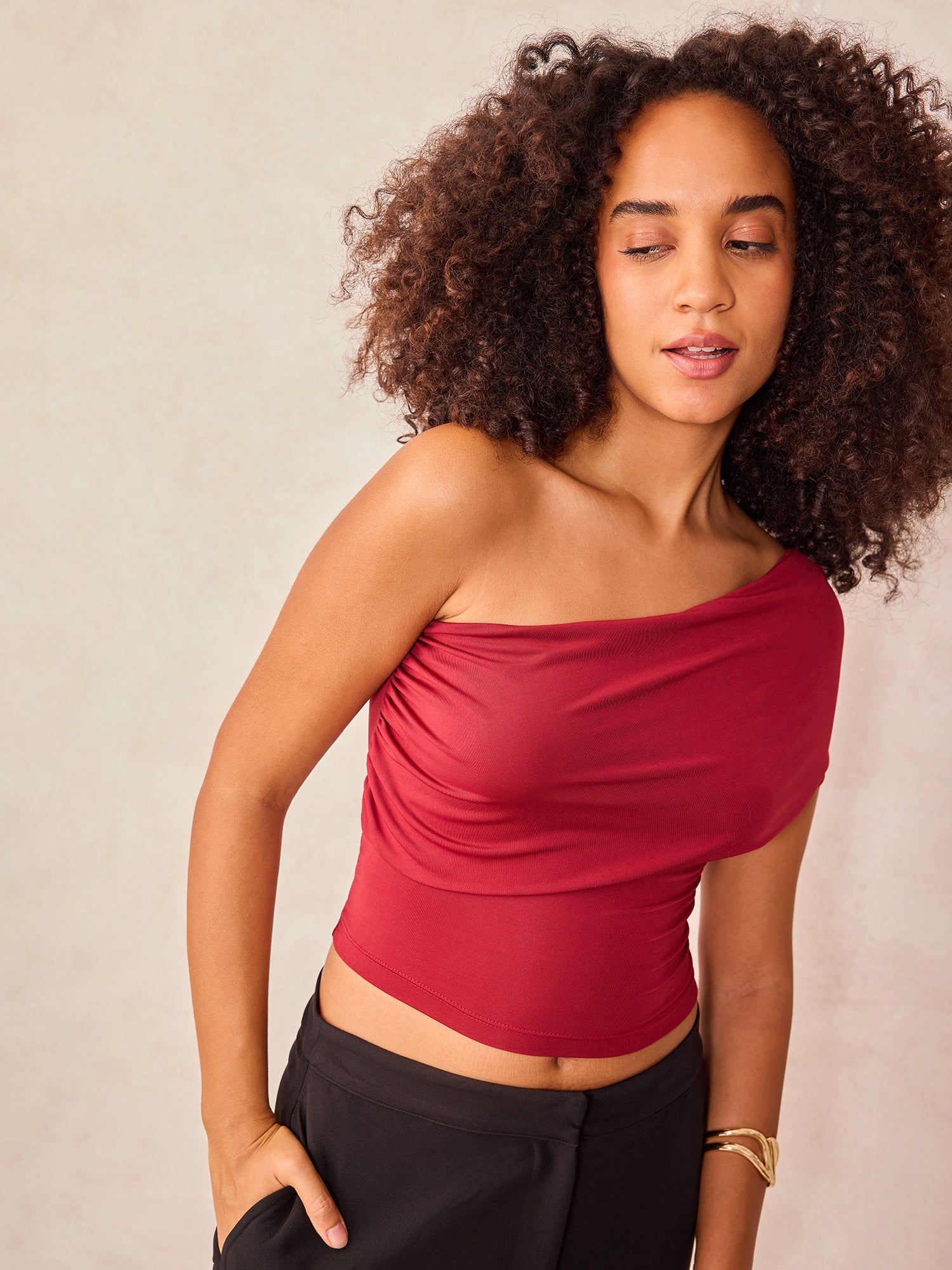 【NONCODE】trun shoulder cut-out knitwear Ravelry: Lost One Shoulder pattern by Friday Knits