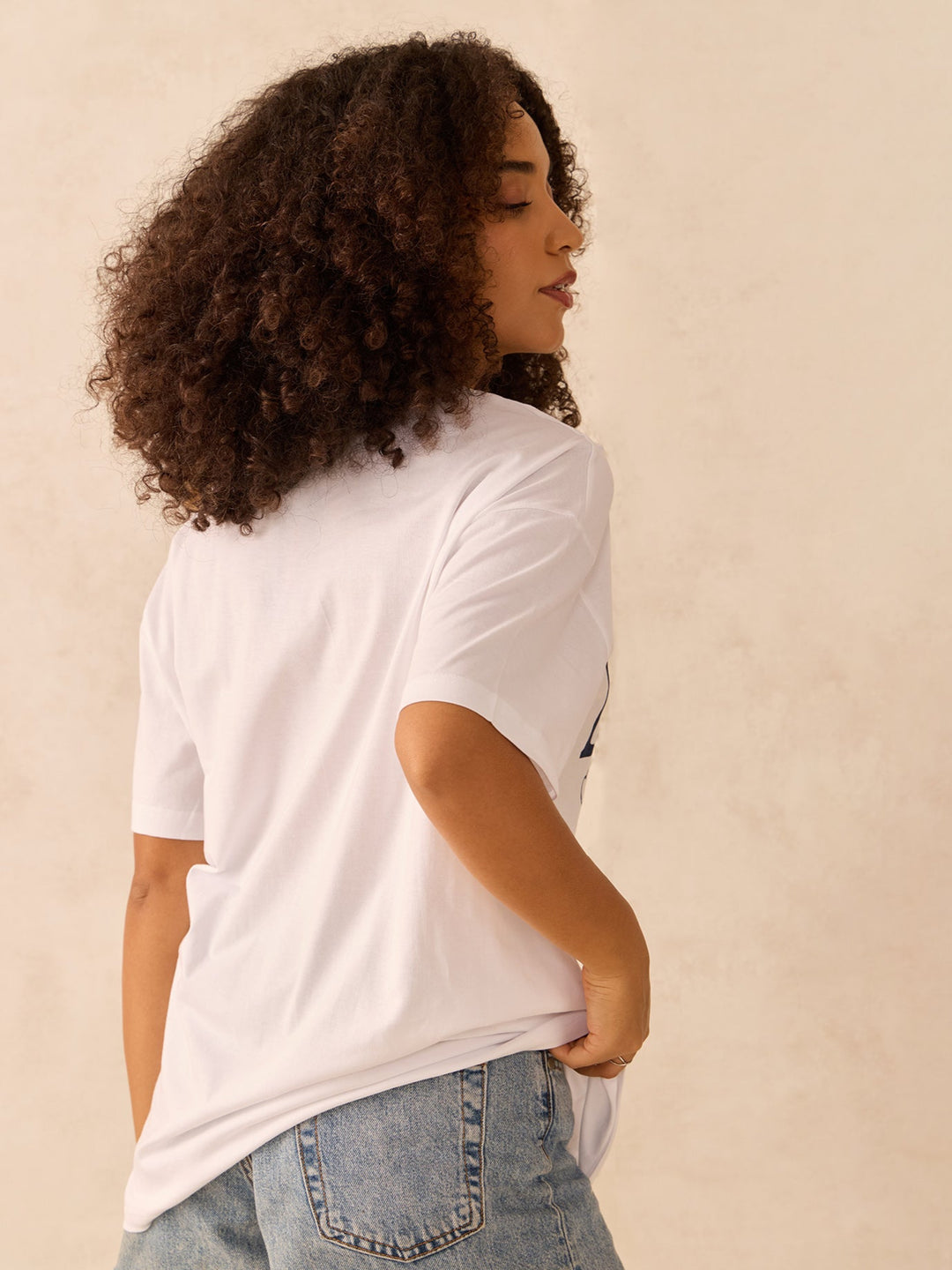 White Crew Neck Graphic Tshirt
