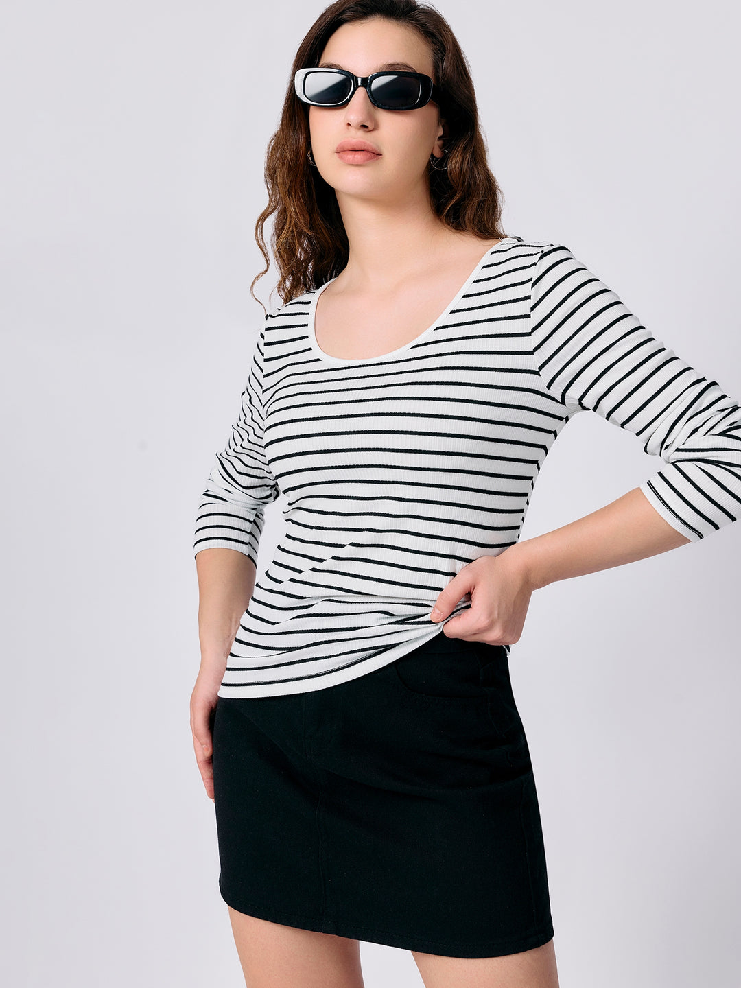 White U Neck Stripe Tshirt