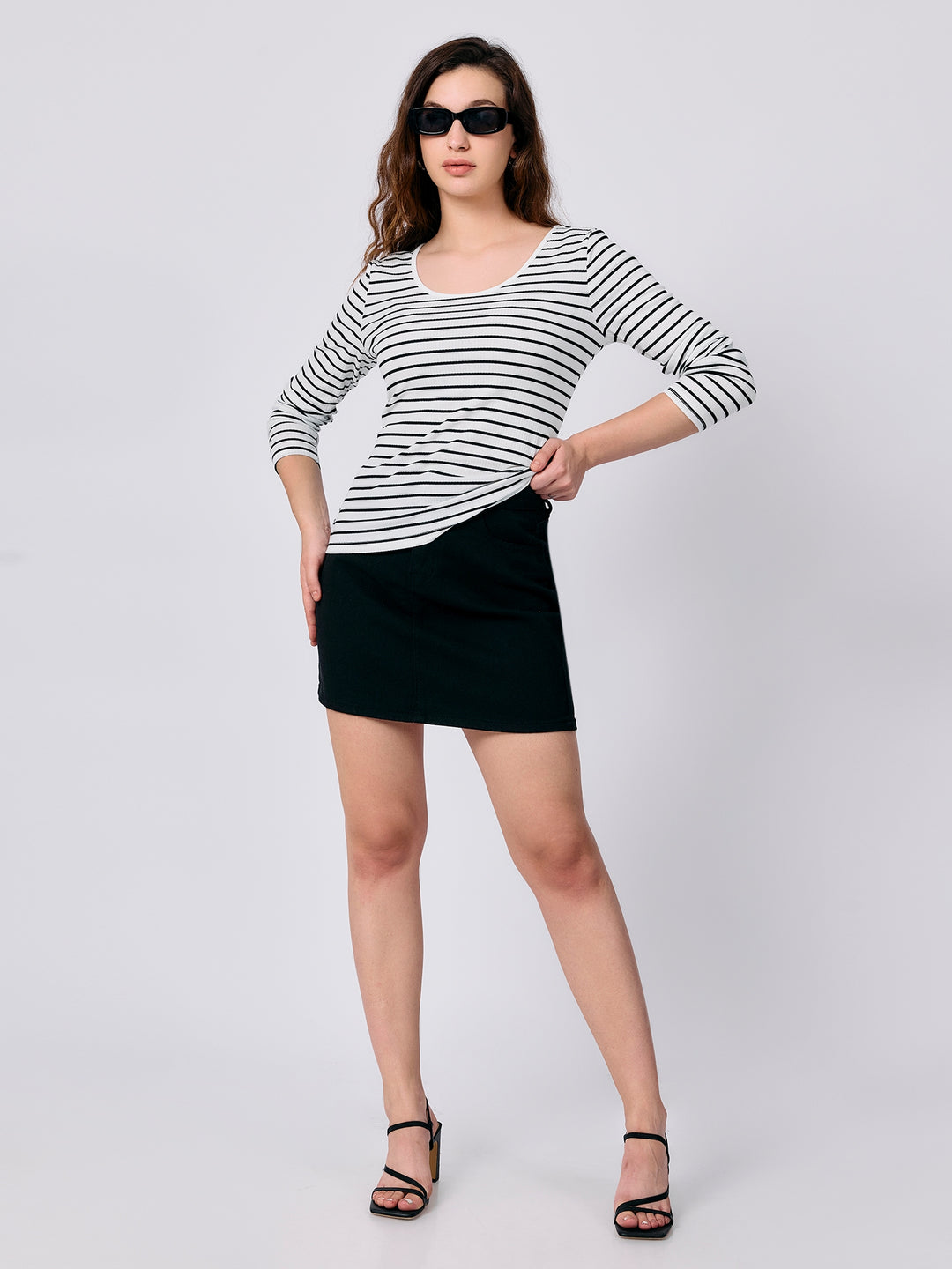 White U Neck Stripe Tshirt
