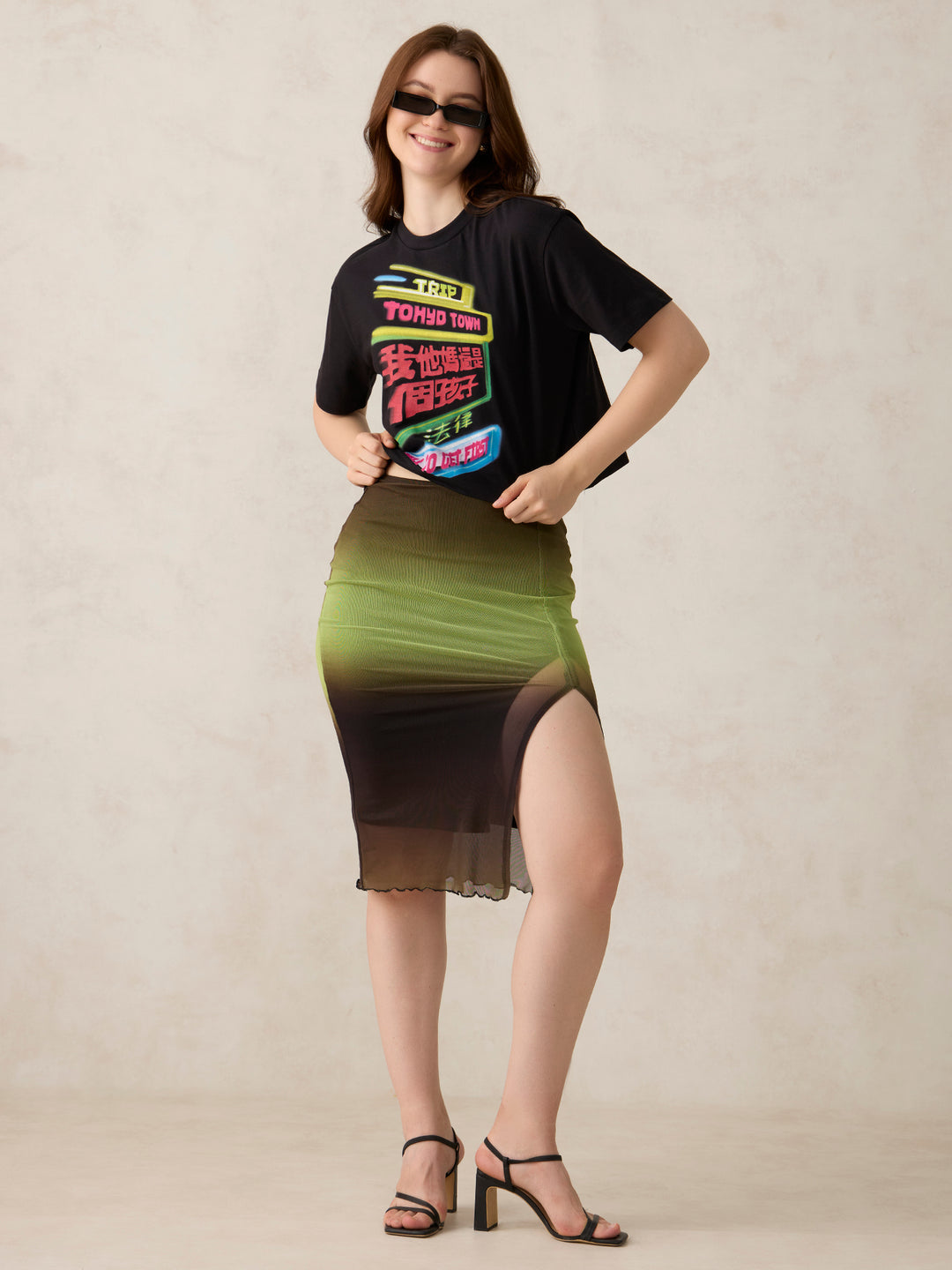 Black Graphic Cropped T-Shirt