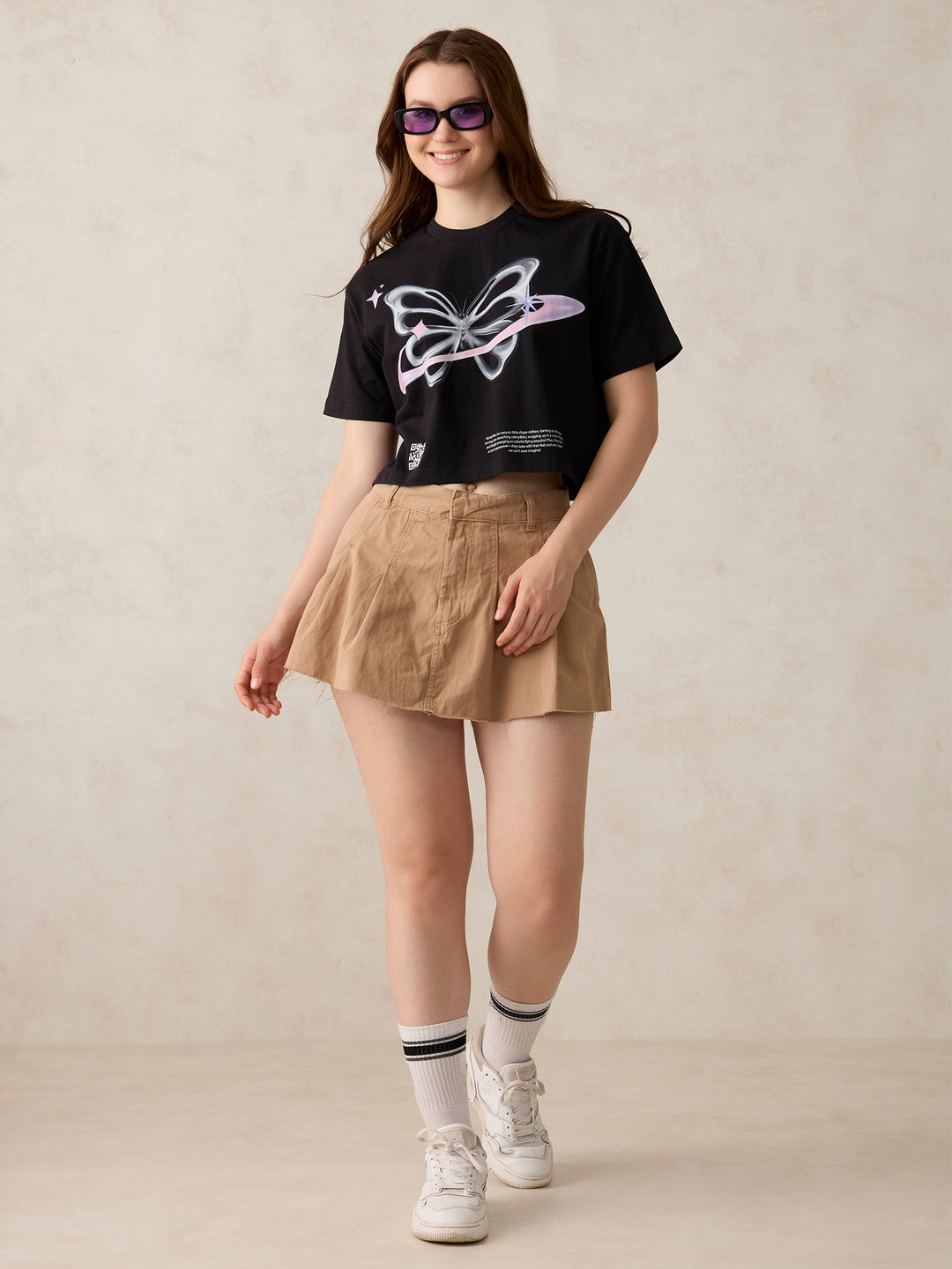 Black Cropped Graphic Tshirt