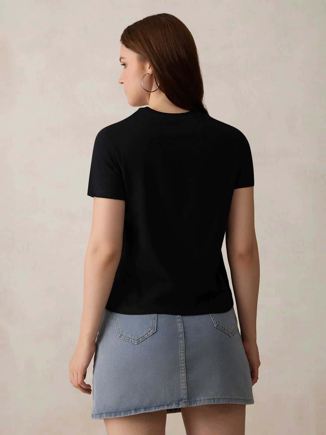 Black Crew Neck Graphic Tshirt