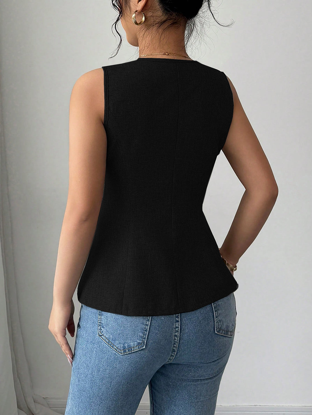 Black Sleeveless Stylized Waist Coat