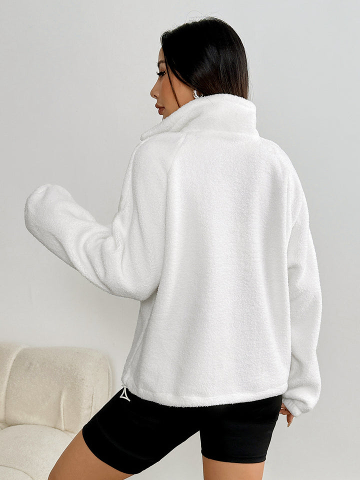 White Full sleeve big collar sweatshirt