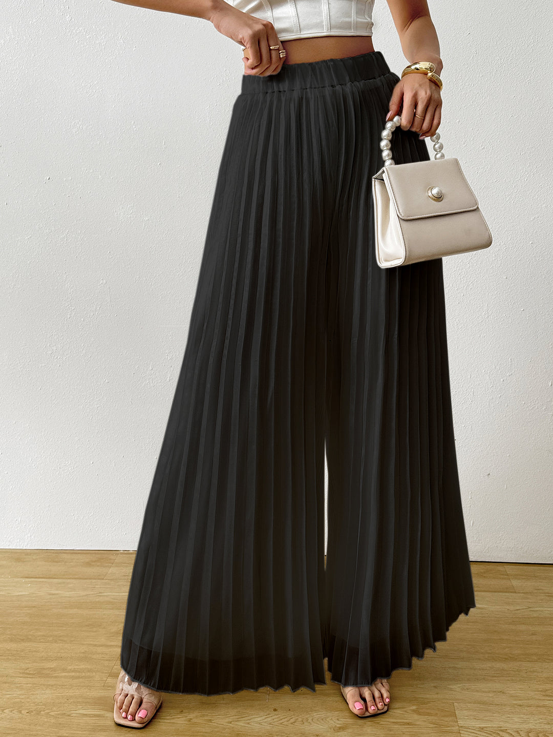 Black Solid Wide Leg Pleated Trouser