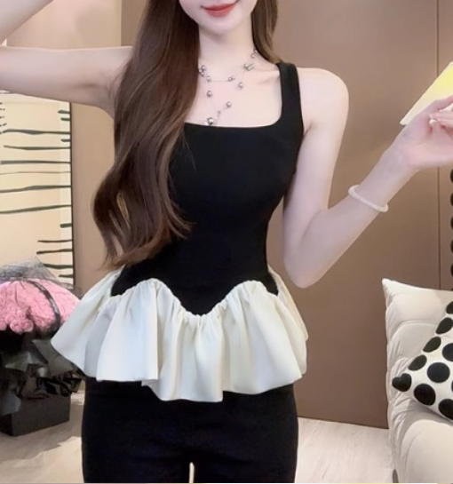 Black Tank Top With Bubble Hem