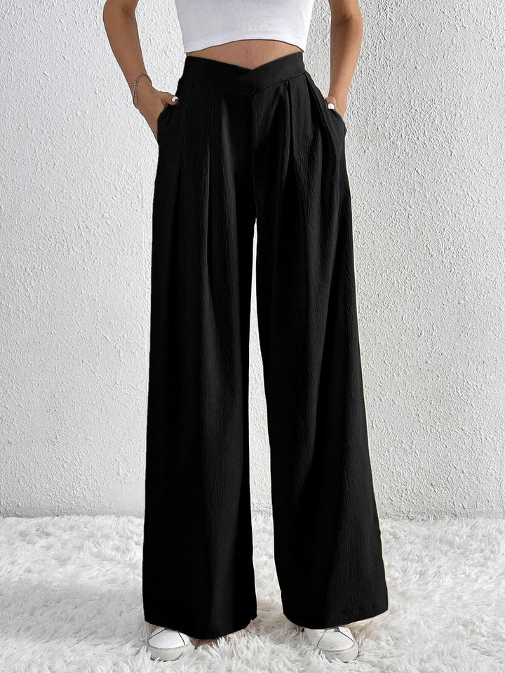 Black Solid Wide Leg Pleated Trousers