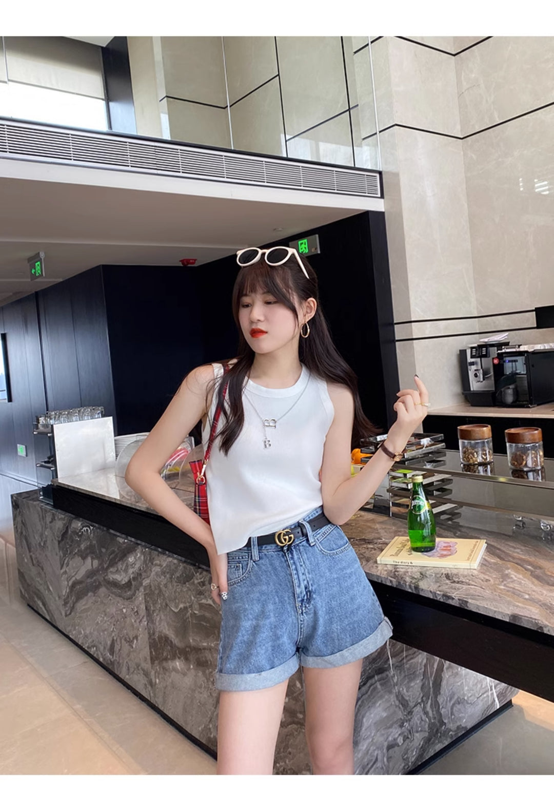 White Sleeveless Basic Tank Top