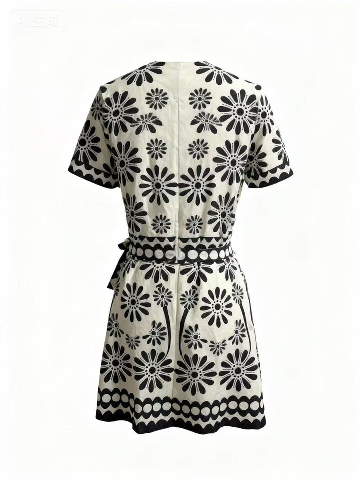 Black Short Sleeve Printed V Neck Dress