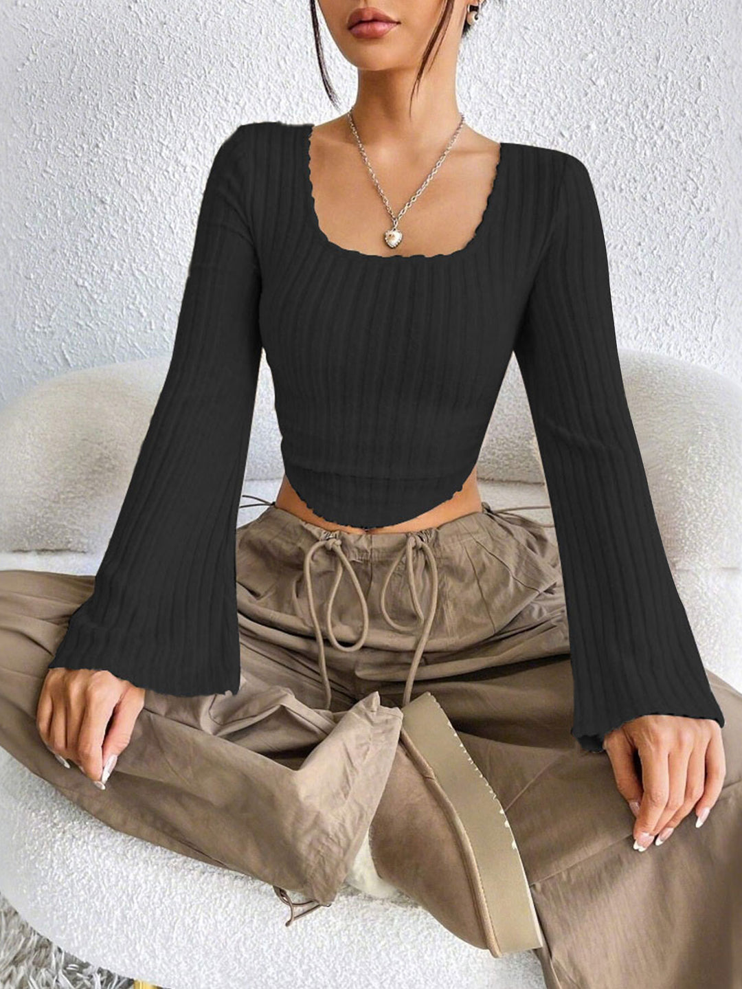 Black Bell Sleeve U-Hem  Top