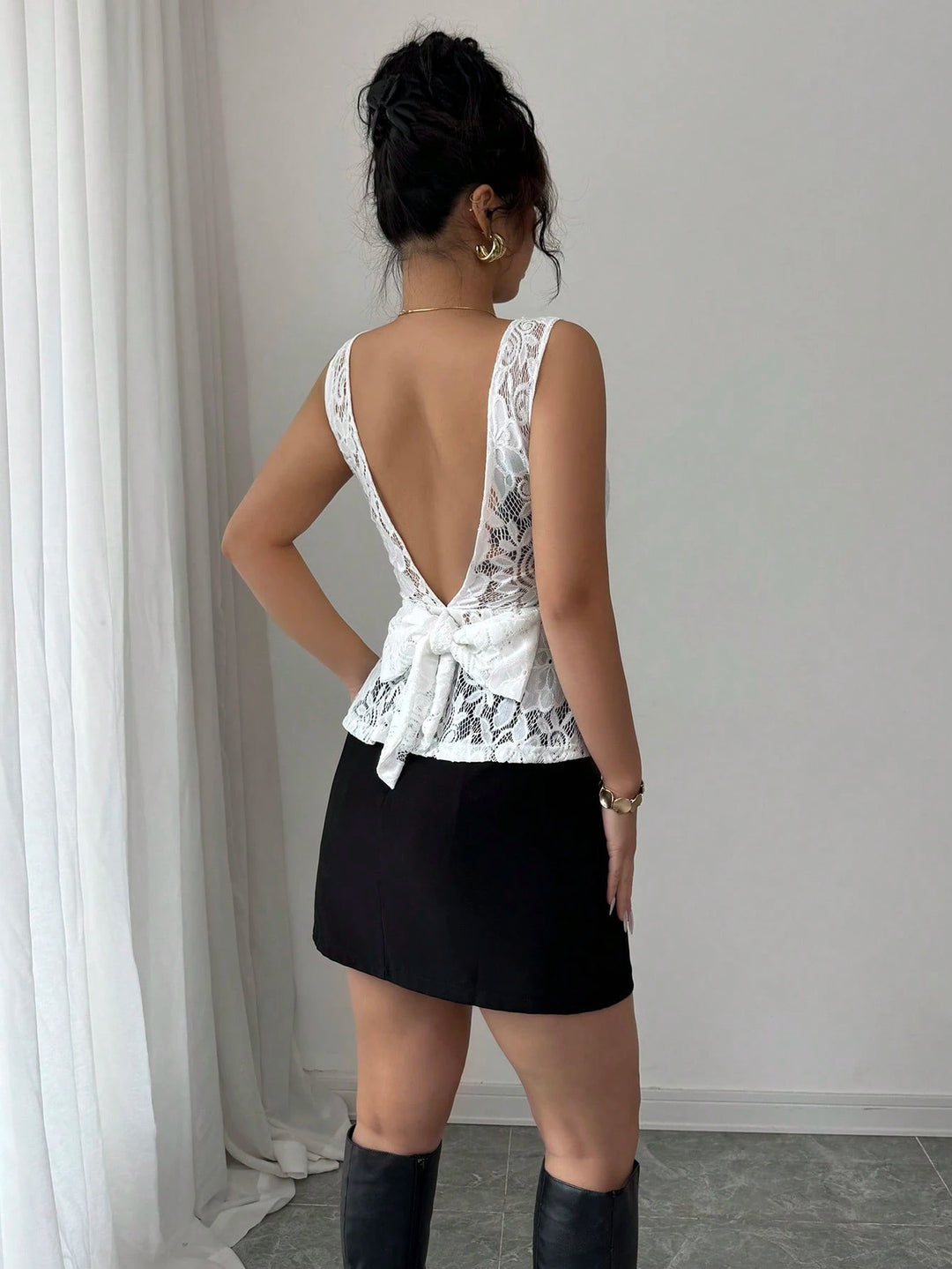 White Sleeveless Round Neck Mesh Top