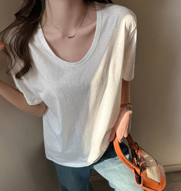 White Relaxed Fit Solid T-Shirt