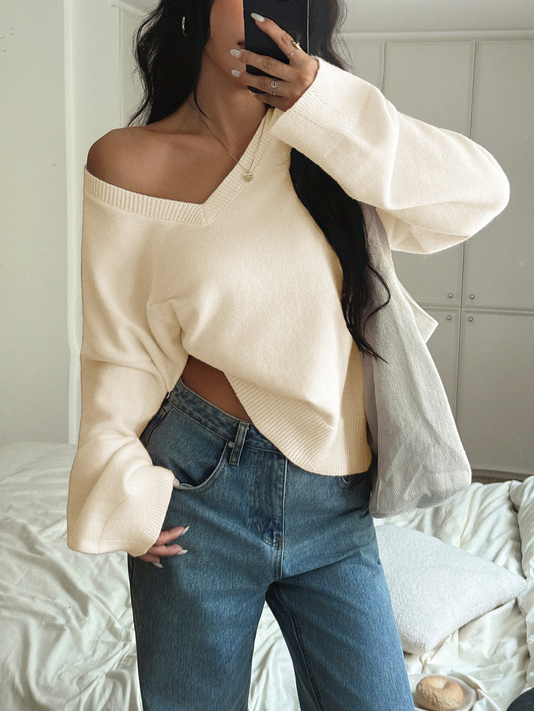 Off White Full Sleeve V Neck Relaxed Sweater