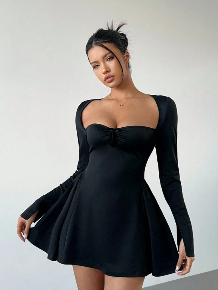 Black Sweetheart Neck Full Sleeve Dress