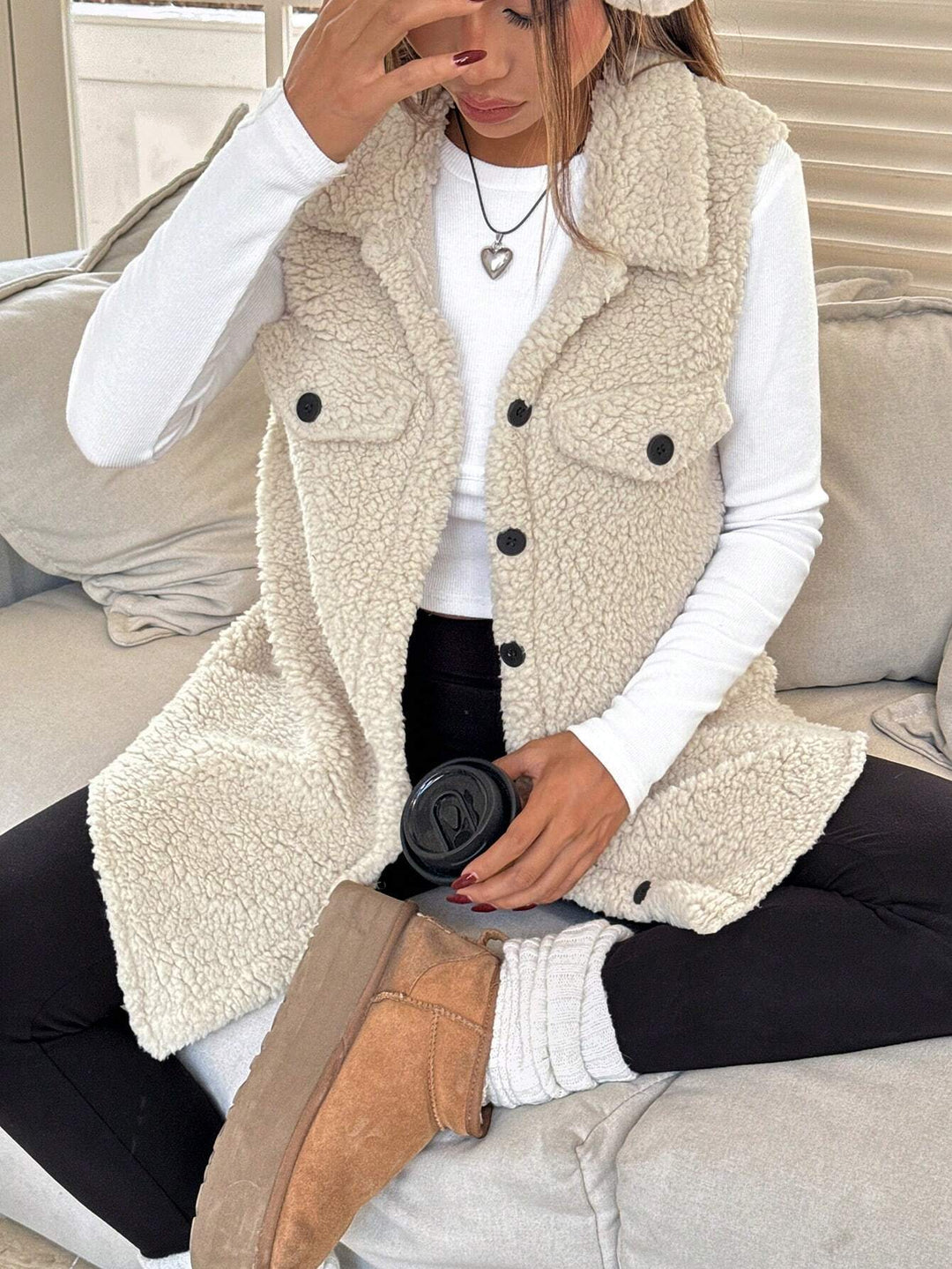 Off-white Sleeveless  Front Buttoned Fur Jackets